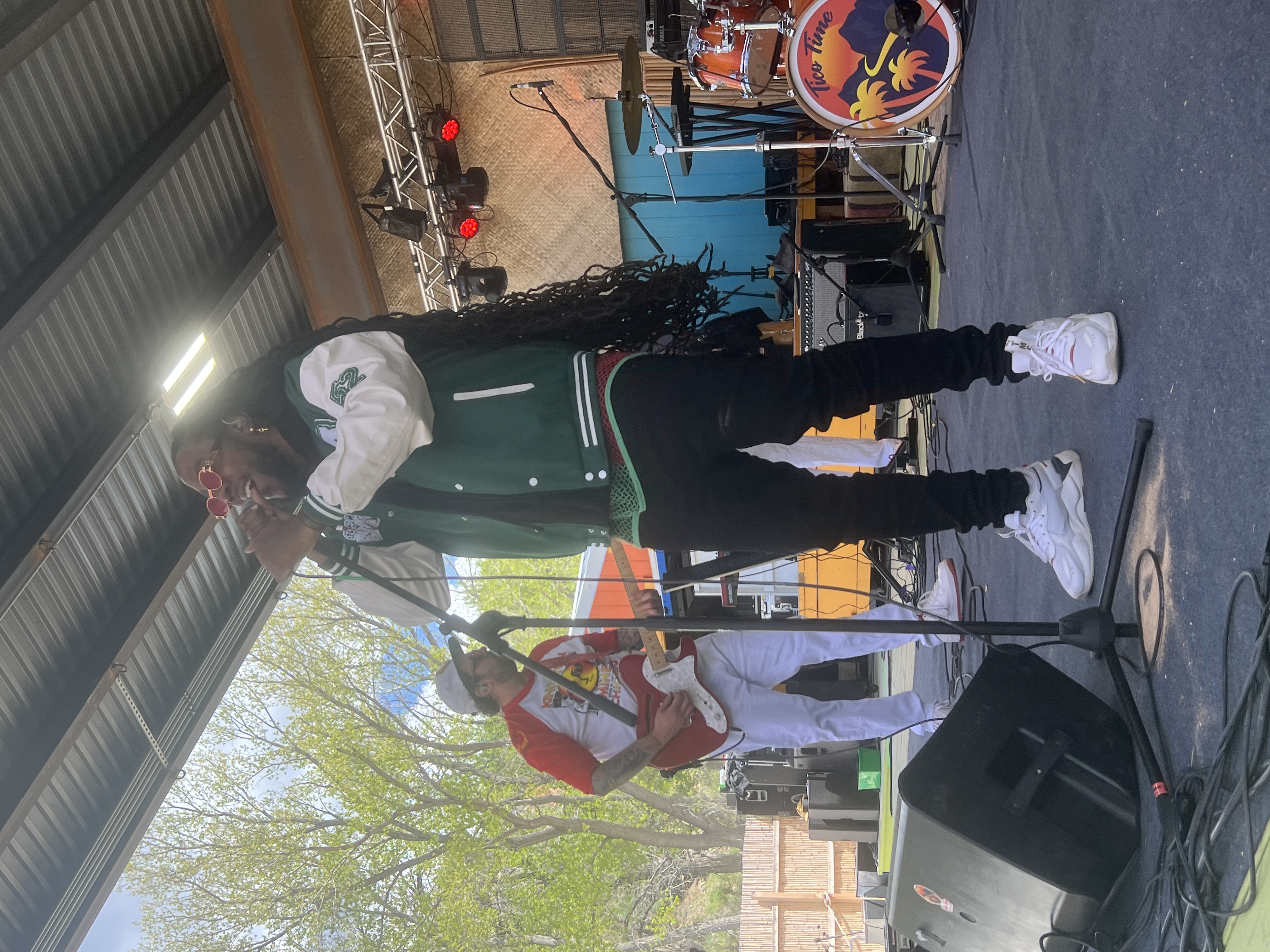 Royal Blu w/ The Autos